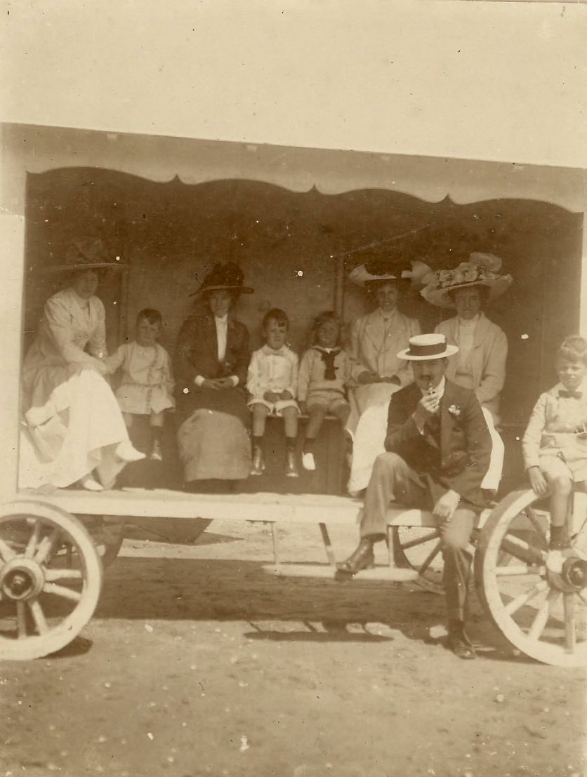 Foto van een babbelkoets in 1908.